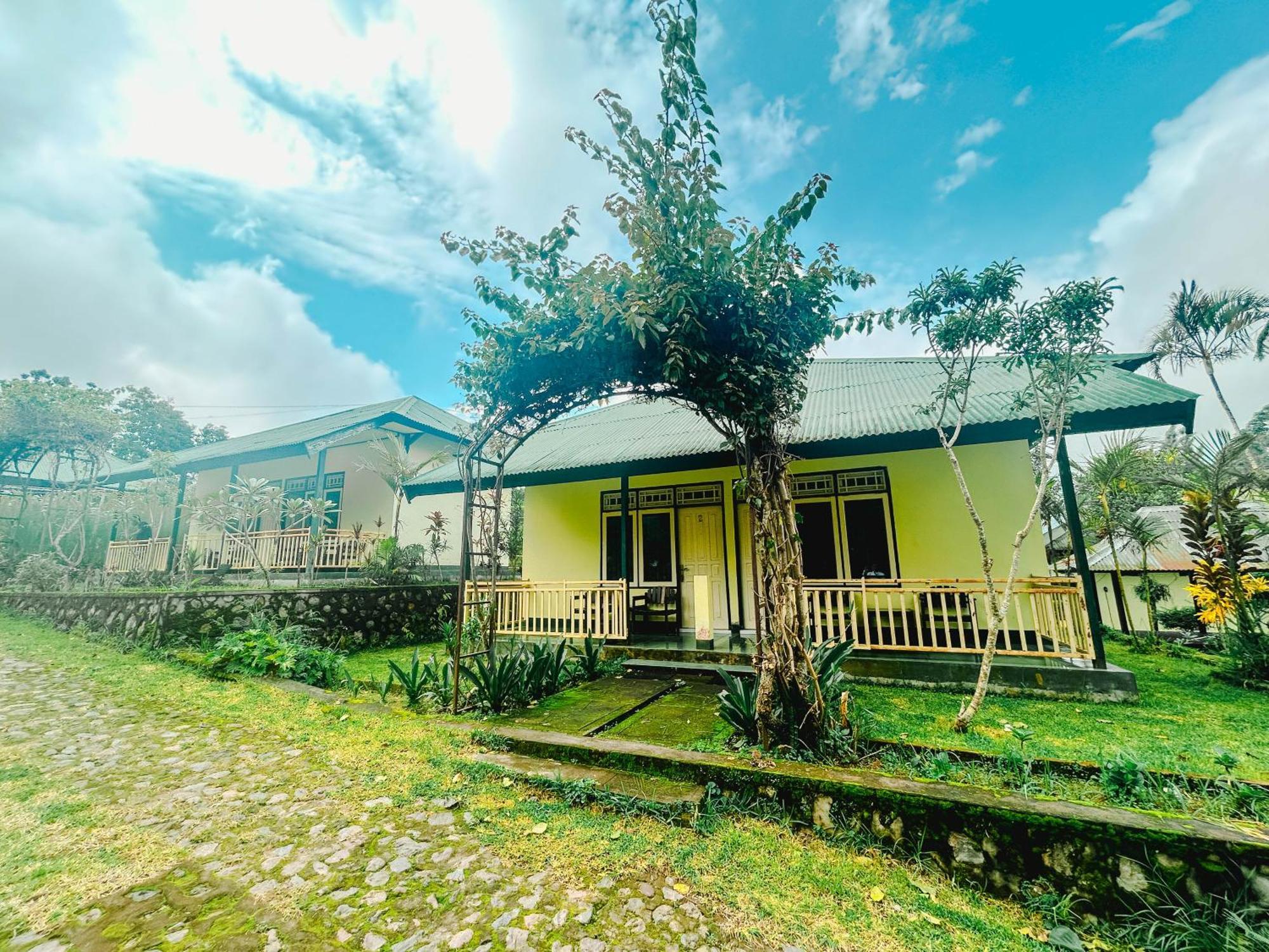 Lembah Rinjani Villa & Resto Syariah By Ecommerceloka Sembalunlawang Exterior foto